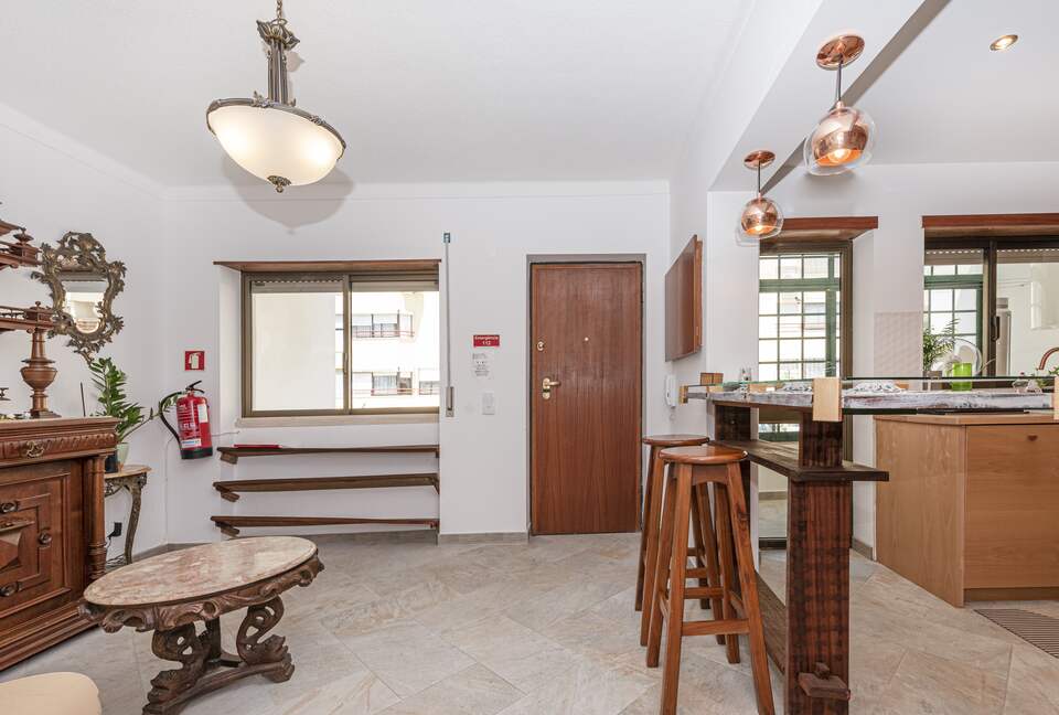 Charming Riverside Retreat with Stunning Tagus Views - Cacilhas, Portugal