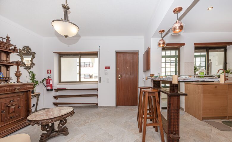 Charming Riverside Retreat with Stunning Tagus Views - Cacilhas, Portugal