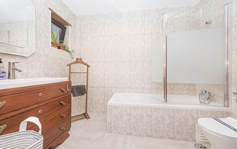 Charming Riverside Retreat with Stunning Tagus Views - Cacilhas, Portugal