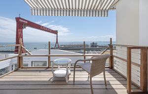 Charming Riverside Retreat with Stunning Tagus Views - Cacilhas, Portugal