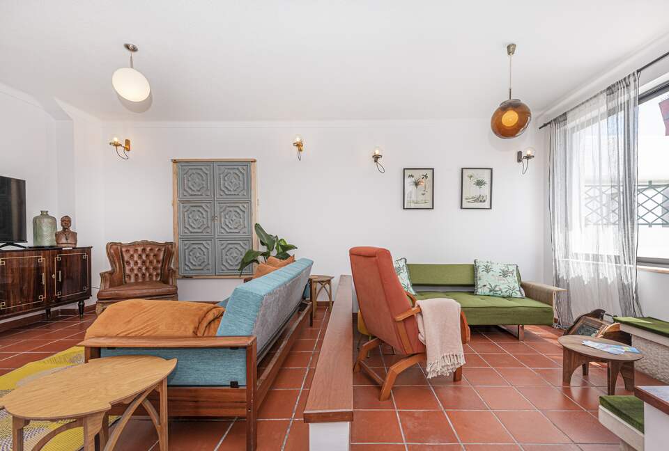 Charming Riverside Retreat with Stunning Tagus Views - Cacilhas, Portugal