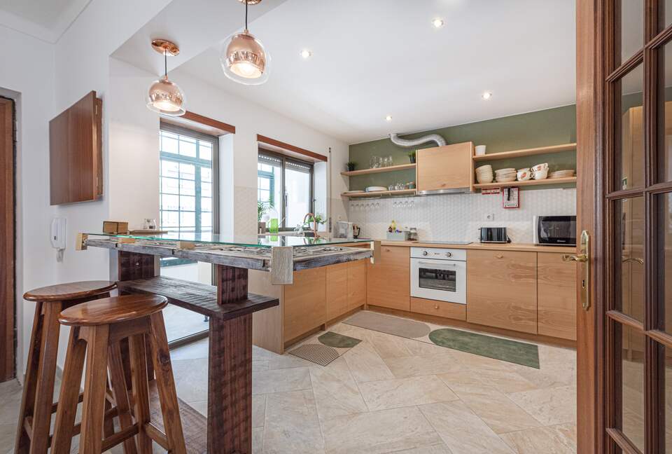 Charming Riverside Retreat with Stunning Tagus Views - Cacilhas, Portugal