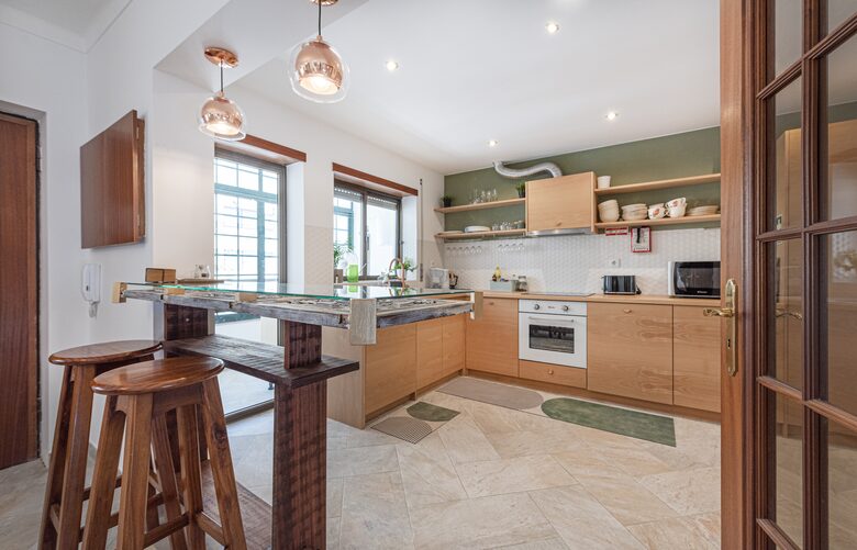 Charming Riverside Retreat with Stunning Tagus Views - Cacilhas, Portugal