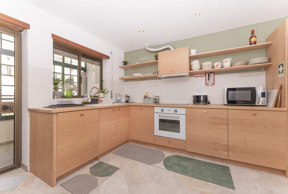 Charming Riverside Retreat with Stunning Tagus Views - Cacilhas, Portugal