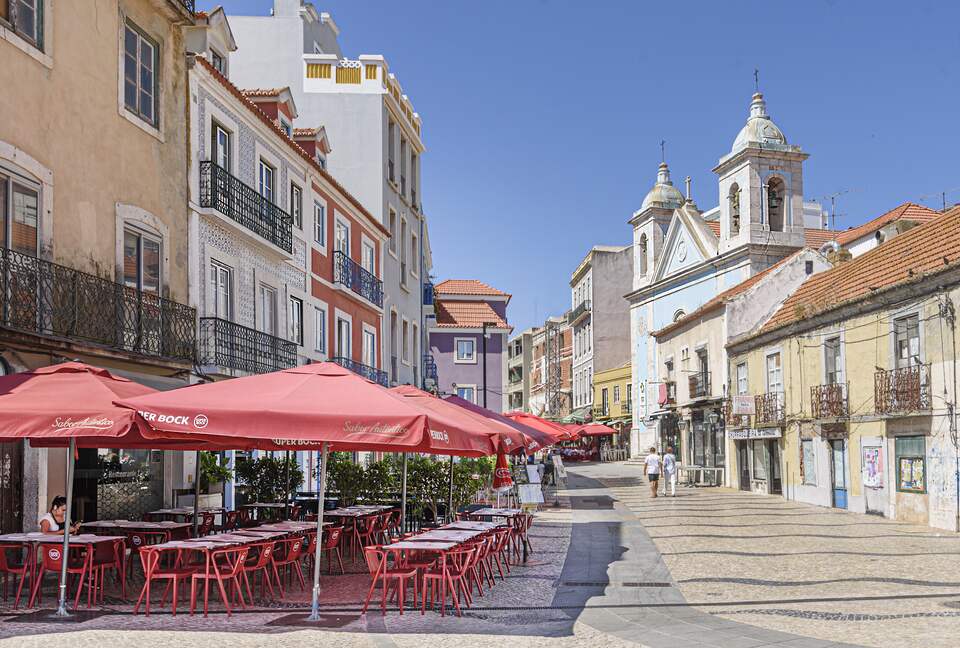Charming Riverside Retreat with Stunning Tagus Views - Cacilhas, Portugal