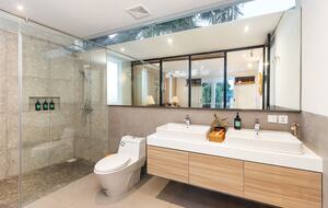 Architect-Designed Seminyak Oasis with Private Pool - Seminyak, Indonesia