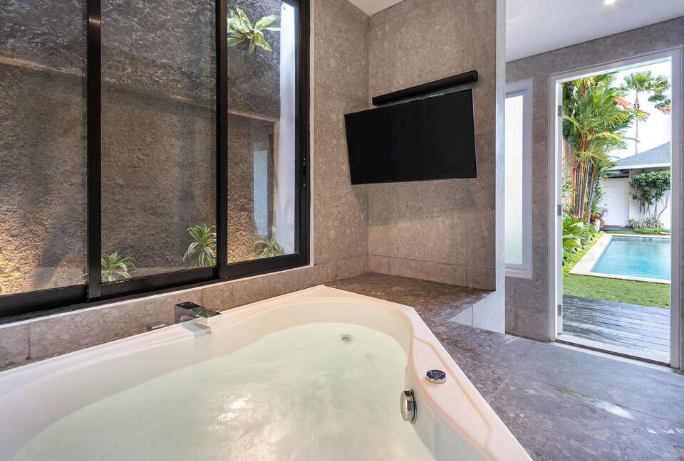 Architect-Designed Seminyak Oasis with Private Pool - Seminyak, Indonesia