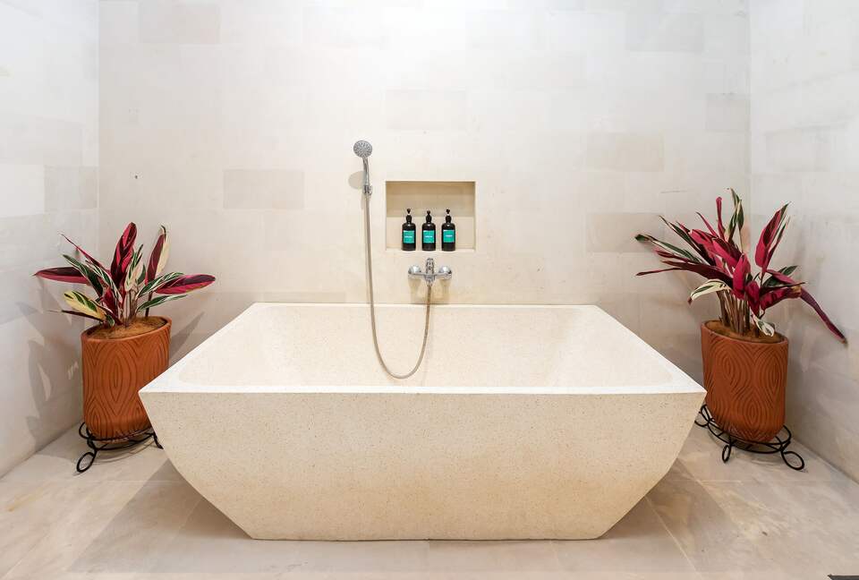 Architect-Designed Seminyak Oasis with Private Pool - Seminyak, Indonesia