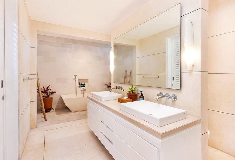 Architect-Designed Seminyak Oasis with Private Pool - Seminyak, Indonesia