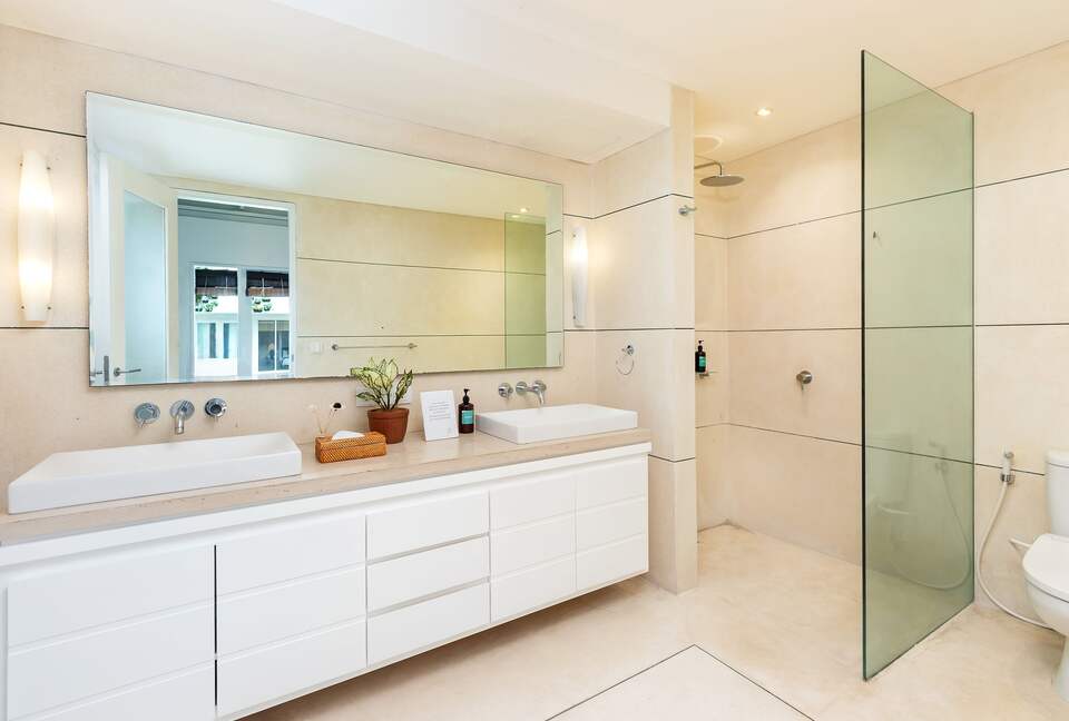 Architect-Designed Seminyak Oasis with Private Pool - Seminyak, Indonesia