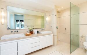 Architect-Designed Seminyak Oasis with Private Pool - Seminyak, Indonesia