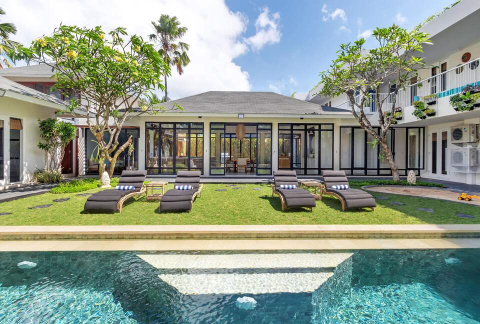 Architect-Designed Seminyak Oasis with Private Pool - Seminyak, Indonesia