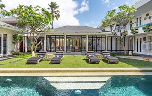 Architect-Designed Seminyak Oasis with Private Pool - Seminyak, Indonesia