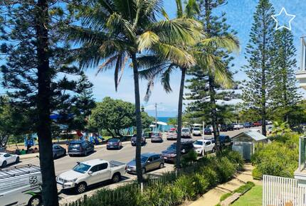 Elegant Beachfront Retreat at Rainbow Beach - Rainbow Beach, Australia