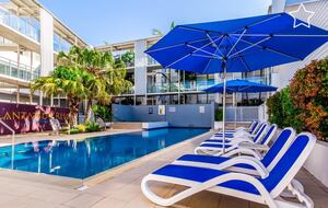 Elegant Beachfront Retreat at Rainbow Beach - Rainbow Beach, Australia