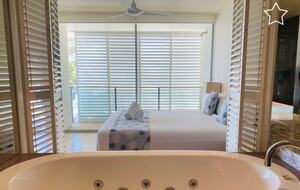 Elegant Beachfront Retreat at Rainbow Beach - Rainbow Beach, Australia