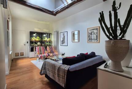 Parisian Courtyard Hideaway - Paris, France