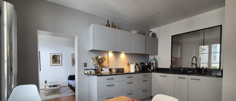 Parisian Courtyard Hideaway - Paris, France