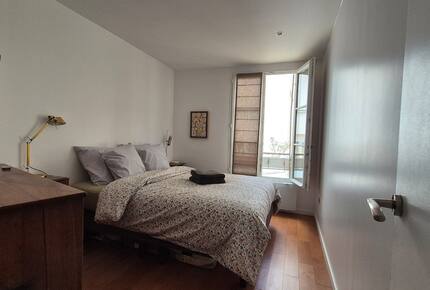 Parisian Courtyard Hideaway - Paris, France