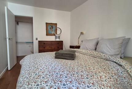 Parisian Courtyard Hideaway - Paris, France