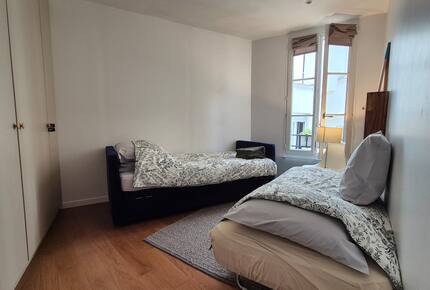 Parisian Courtyard Hideaway - Paris, France