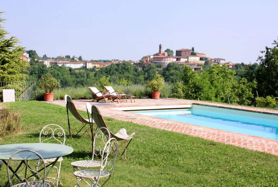 Luxury Wine Country Villa with Panoramic Vineyard Views - Soglio, Italy
