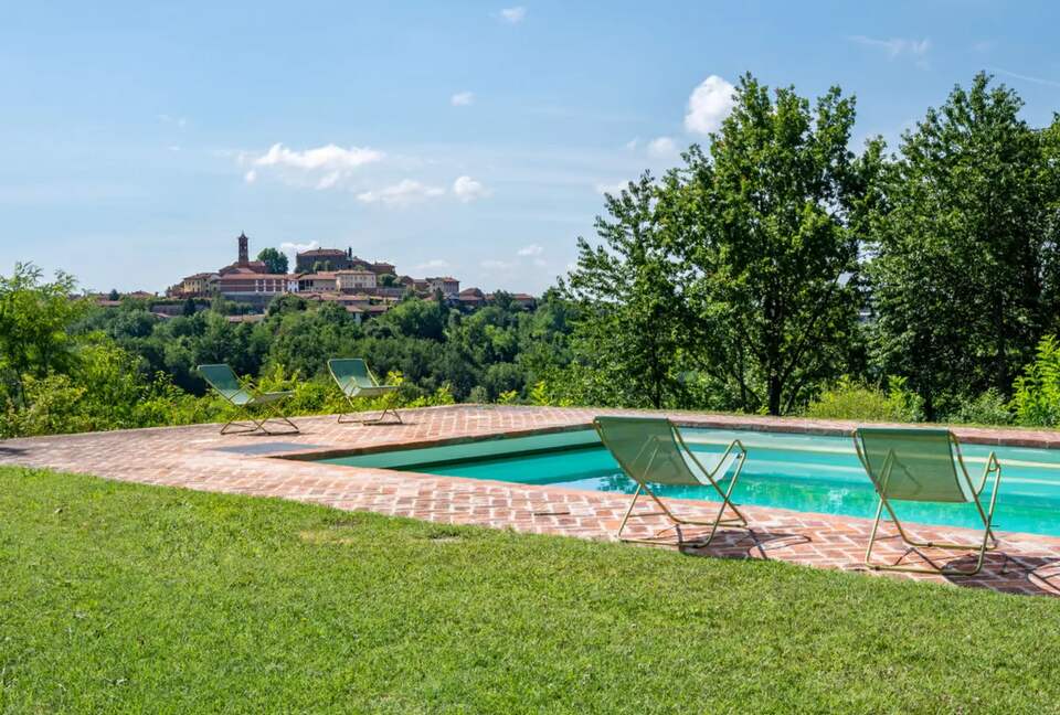 Luxury Wine Country Villa with Panoramic Vineyard Views - Soglio, Italy