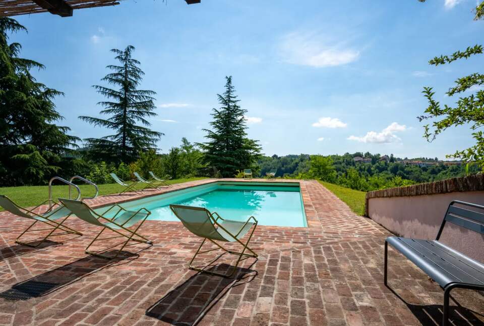 Luxury Wine Country Villa with Panoramic Vineyard Views - Soglio, Italy