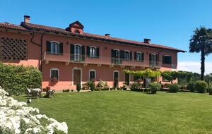 Luxury Wine Country Villa with Panoramic Vineyard Views - Soglio, Italy