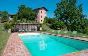 Luxury Wine Country Villa with Panoramic Vineyard Views - Soglio, Italy