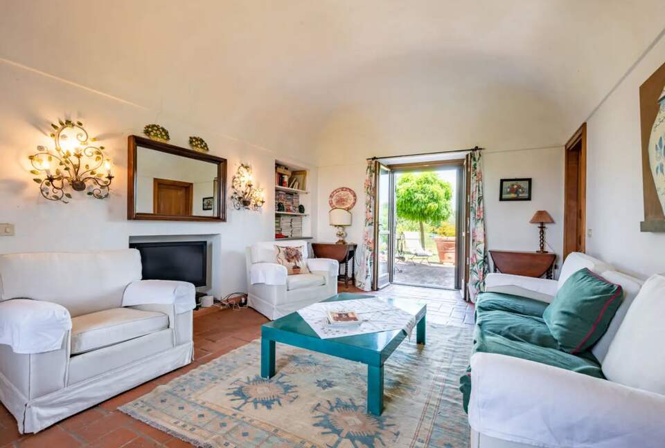 Luxury Wine Country Villa with Panoramic Vineyard Views - Soglio, Italy