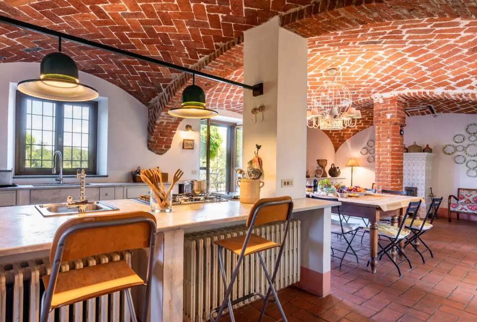 Luxury Wine Country Villa with Panoramic Vineyard Views - Soglio, Italy