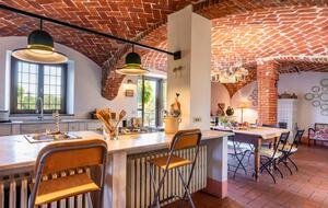 Luxury Wine Country Villa with Panoramic Vineyard Views - Soglio, Italy