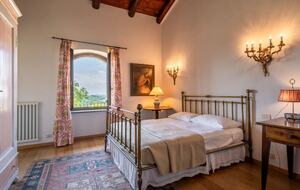 Luxury Wine Country Villa with Panoramic Vineyard Views - Soglio, Italy