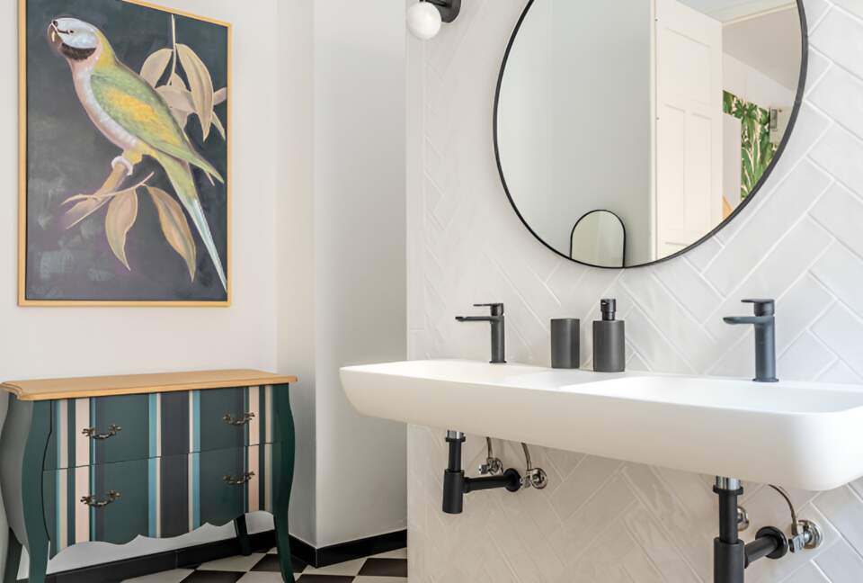 Luxurious Moroccan-Style Villa with Panoramic City Views - Seville, Spain