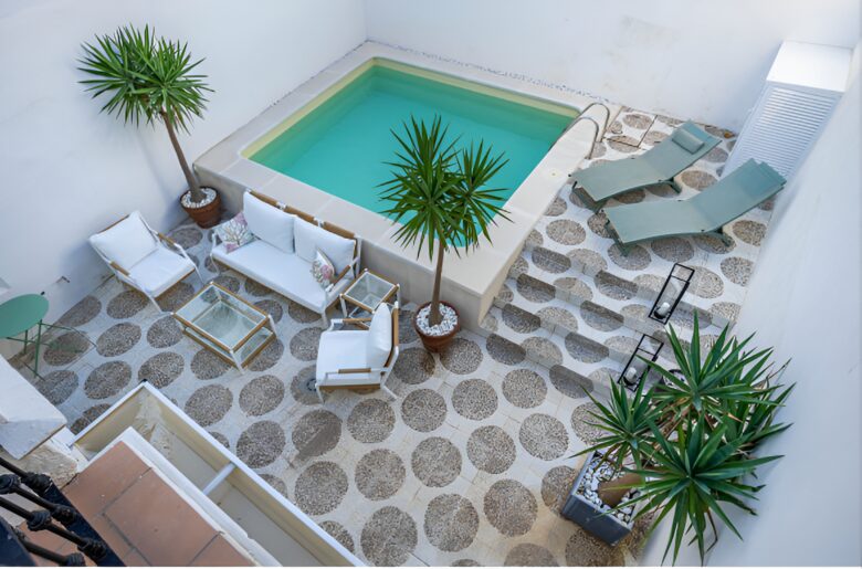 Luxurious Moroccan-Style Villa with Panoramic City Views - Seville, Spain