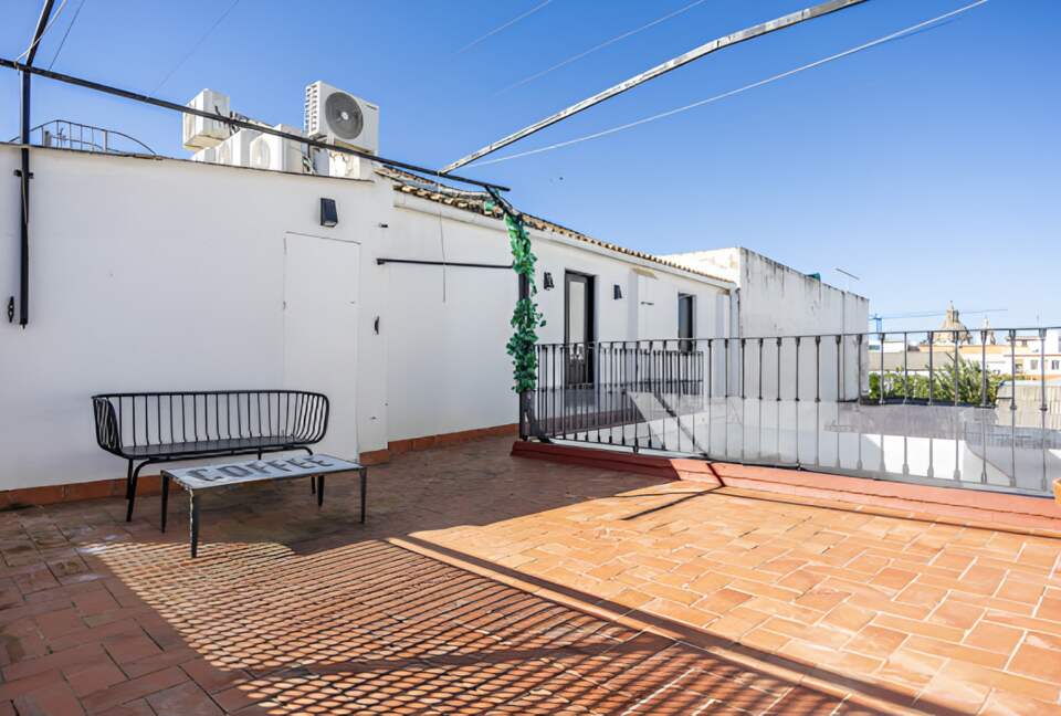 Luxurious Moroccan-Style Villa with Panoramic City Views - Seville, Spain