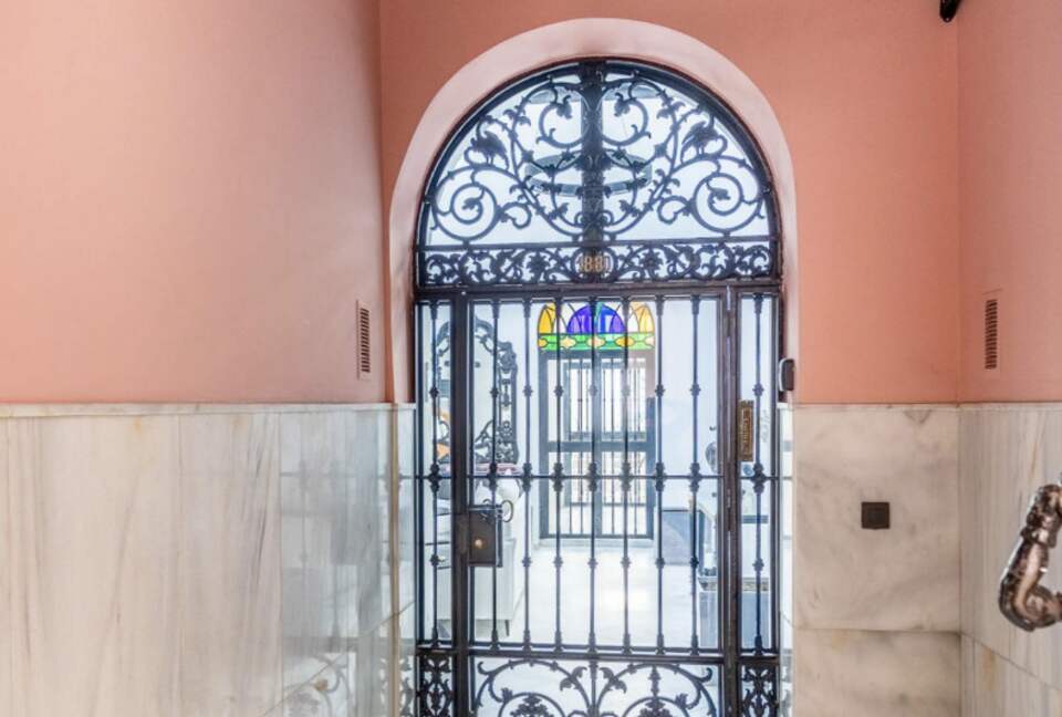 Luxurious Moroccan-Style Villa with Panoramic City Views - Seville, Spain