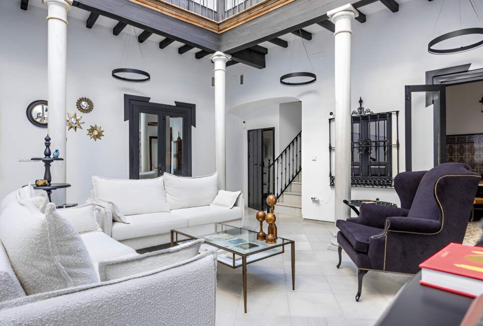 Luxurious Moroccan-Style Villa with Panoramic City Views - Seville, Spain