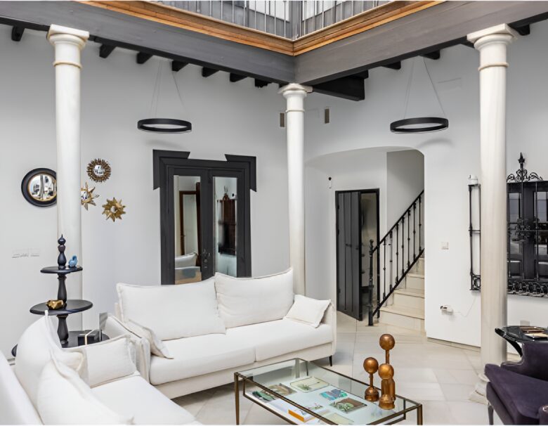 Luxurious Moroccan-Style Villa with Panoramic City Views - Seville, Spain