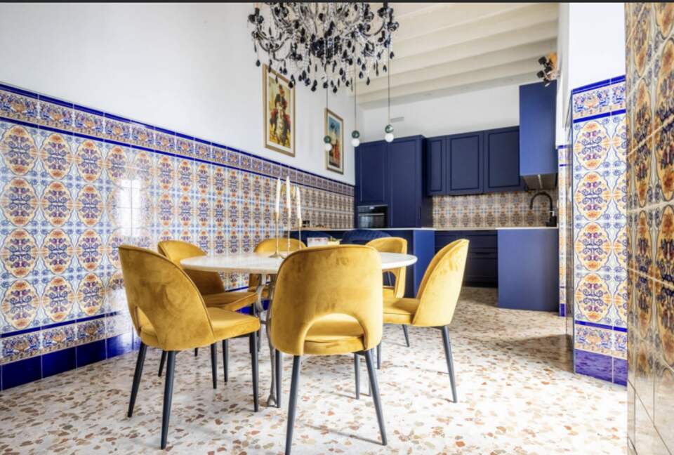 Luxurious Moroccan-Style Villa with Panoramic City Views - Seville, Spain