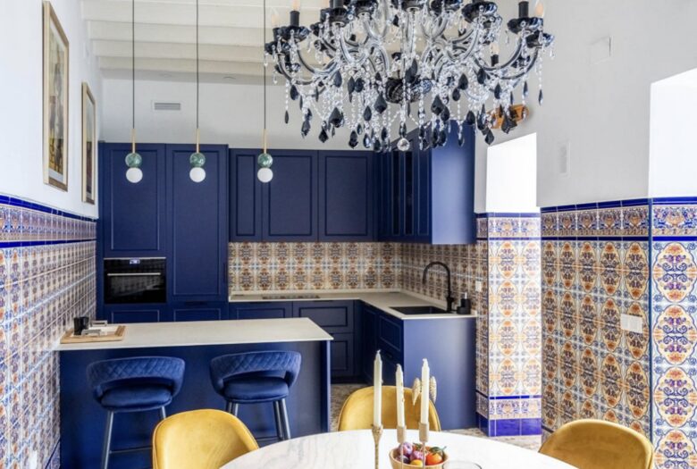 Luxurious Moroccan-Style Villa with Panoramic City Views - Seville, Spain