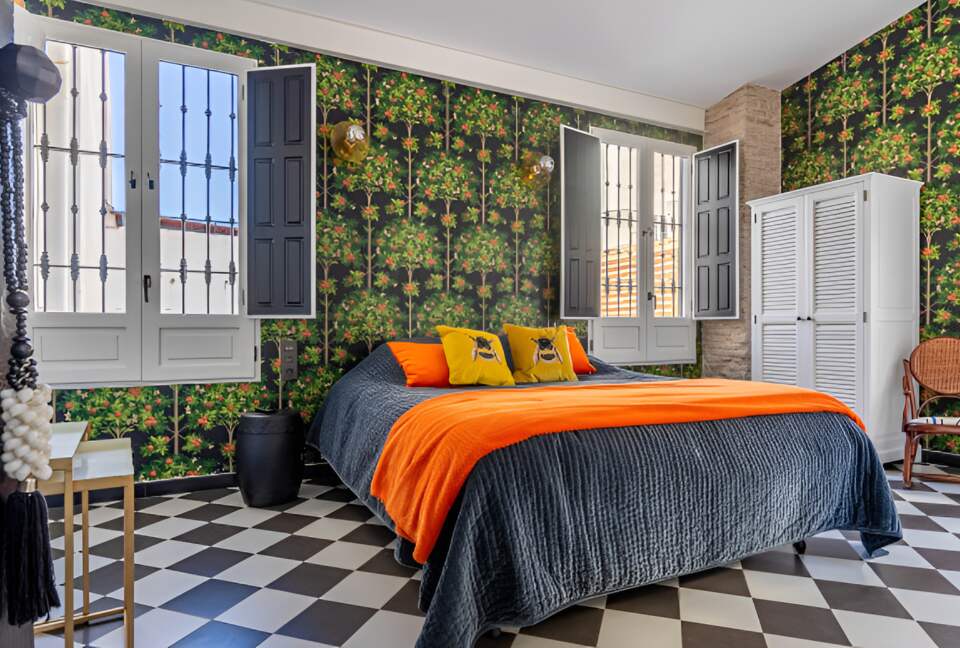 Luxurious Moroccan-Style Villa with Panoramic City Views - Seville, Spain