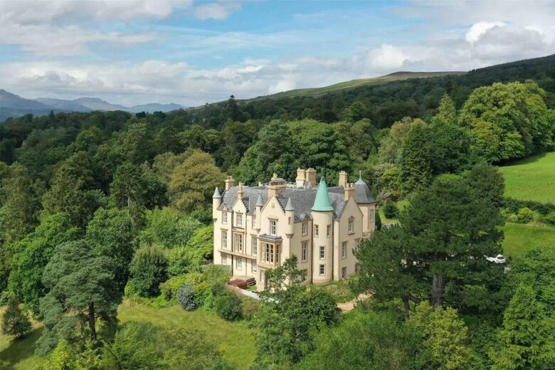 Invergare Castle - Helensburgh, United Kingdom