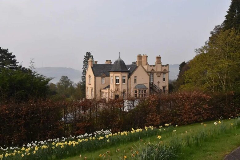 Invergare Castle - Helensburgh, United Kingdom