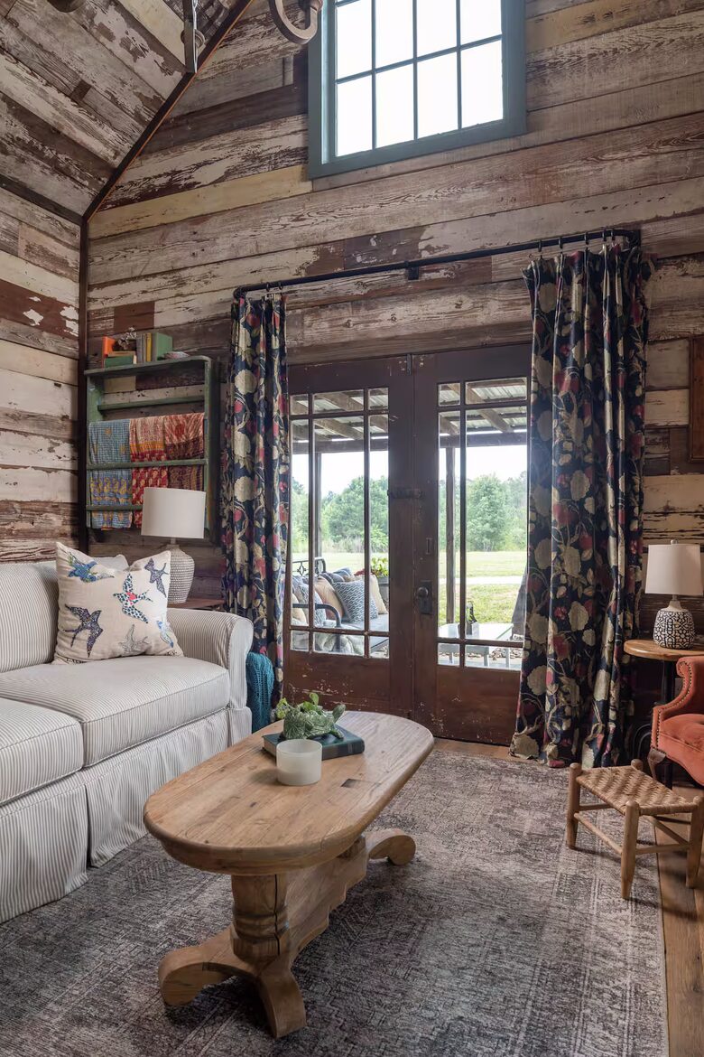 Charmed by History | A Pair of Thoughtfully Restored Retreats - Loganville, Georgia