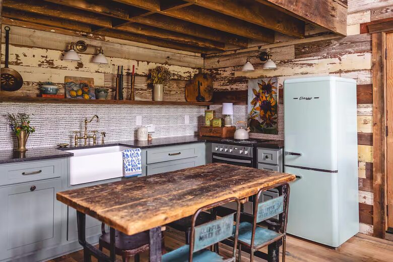 Charmed by History | A Pair of Thoughtfully Restored Retreats - Loganville, Georgia