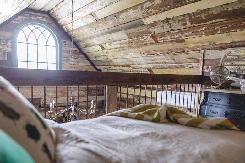 Charmed by History | A Pair of Thoughtfully Restored Retreats - Loganville, Georgia