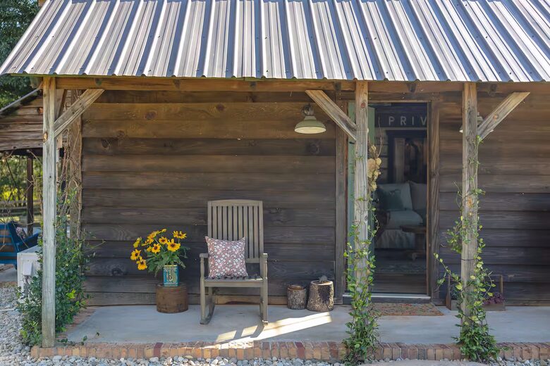 Charmed by History | A Pair of Thoughtfully Restored Retreats - Loganville, Georgia