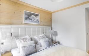 Elegant Alpine Retreat in Courchevel 1550 - Courchevel, France